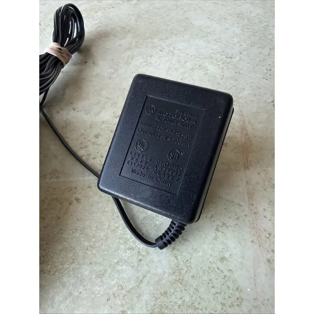 Motorola GTE Vintage Flip Cell Phone power supply and base